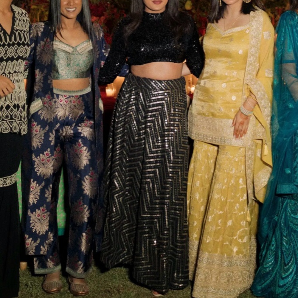 Elegant Black Sequined Lehenga with Chevron Pattern - Picture 3 of 3